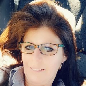 Meet your Posher, Nena